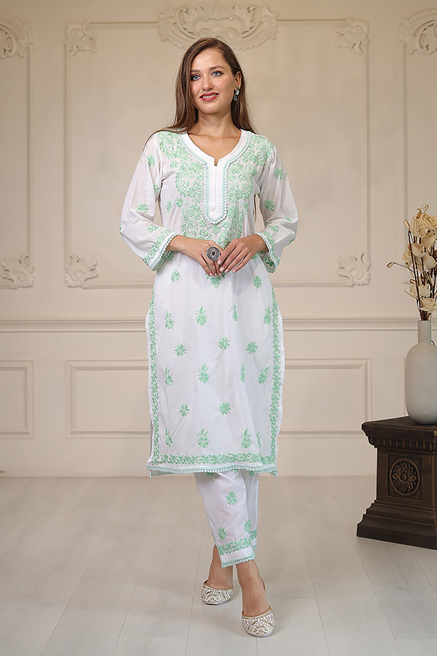 Women Handcrafted Green Chikankari Cotton Kurta set