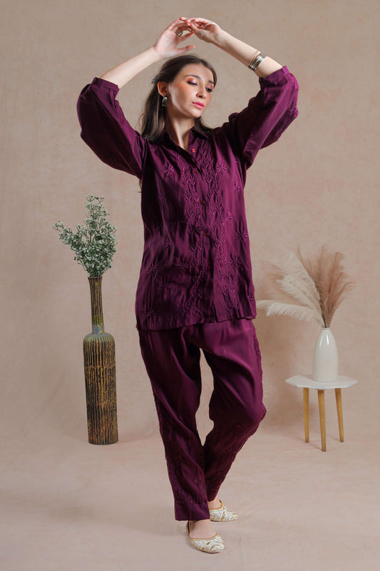 chikankari hand embroidered on the set makes it a perfect indo-western attire.