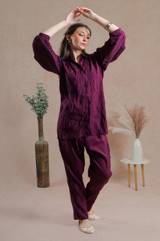 chikankari hand embroidered on the set makes it a perfect indo-western attire.