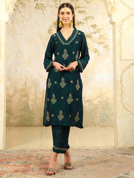 Siya Green Chikankari Kurta Set with Pear Green Thread – V Neck