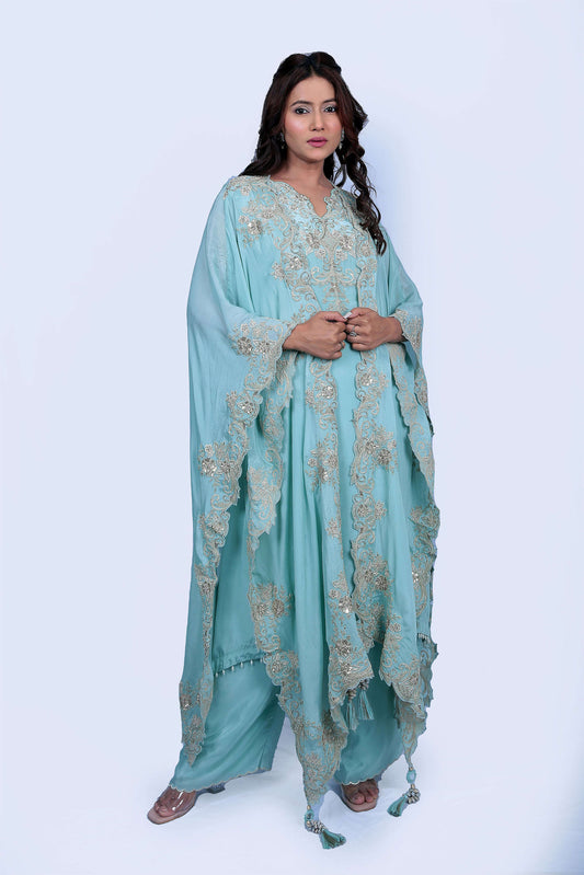 This Kurta set is crafted with pure crepe fabric and pure cotton lining