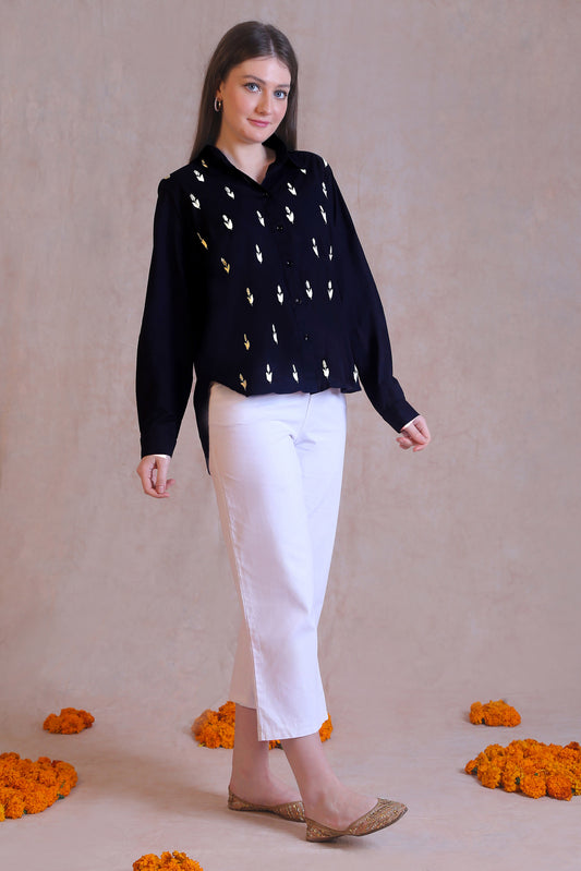 The high-low style of this shirt makes it more decent and stylish looking.