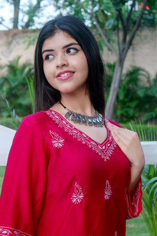 Vaidehi Pink Chikankari Kurta Set with Soft Pink Chikankari Embroidery – V Neck