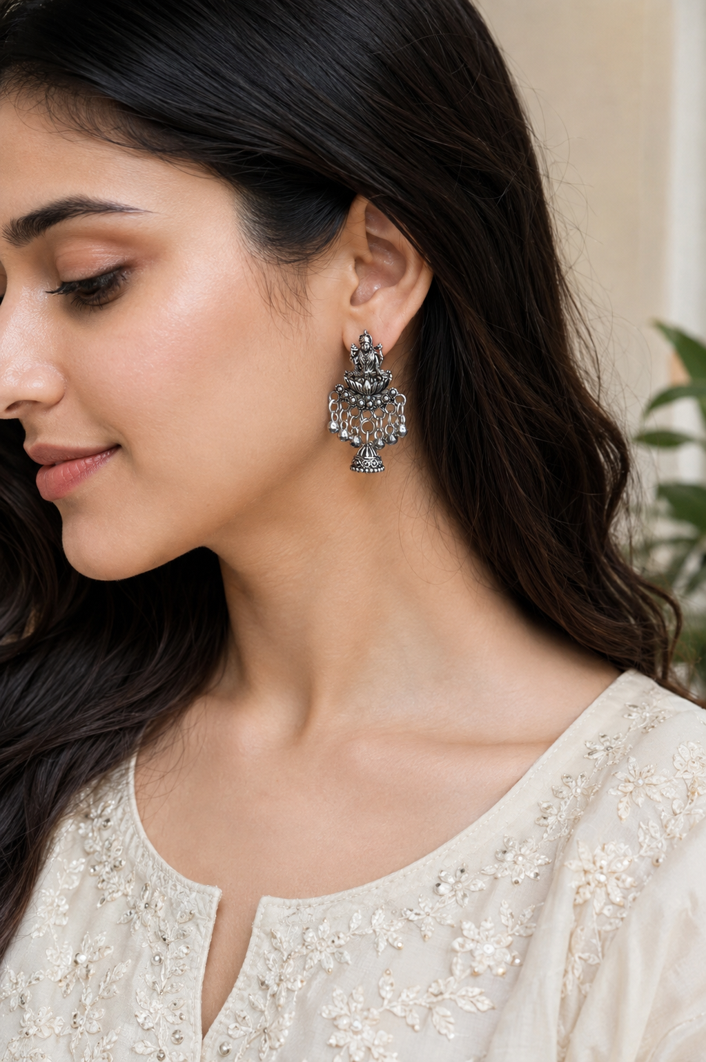 Yanna Oxidised Earring