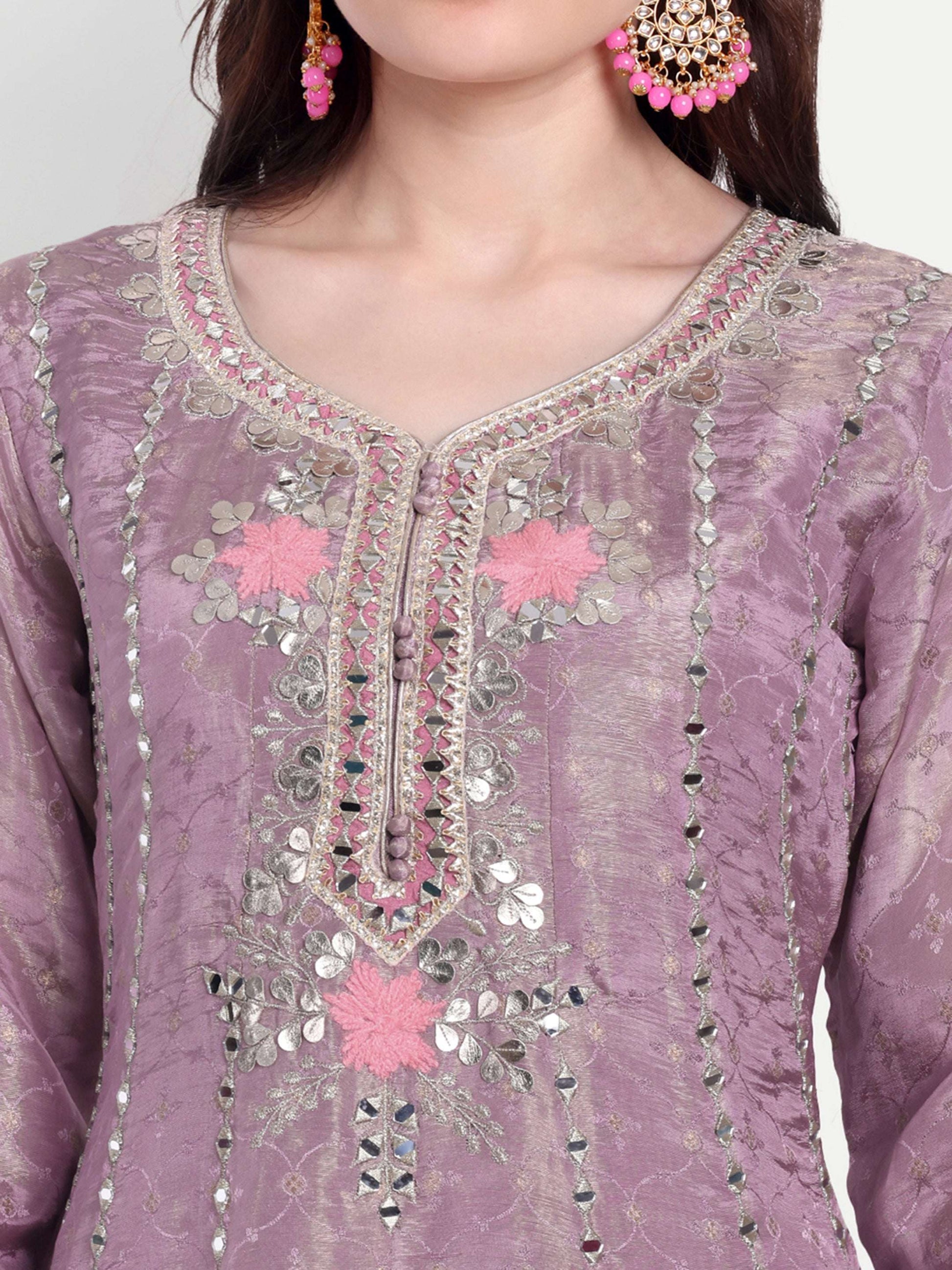 border on the neckline and Kurta to enhance its beauty and charm.