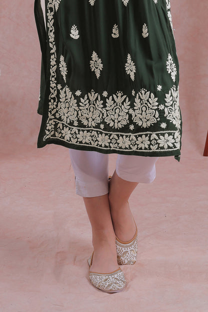 Crafted from lightweight cotton