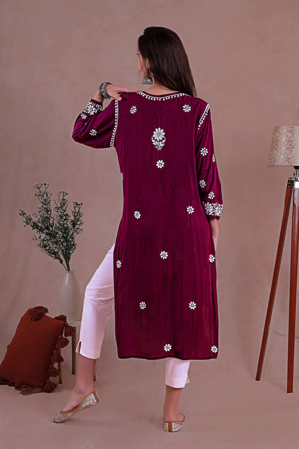 Keeping you effortlessly stylish and comfortable.