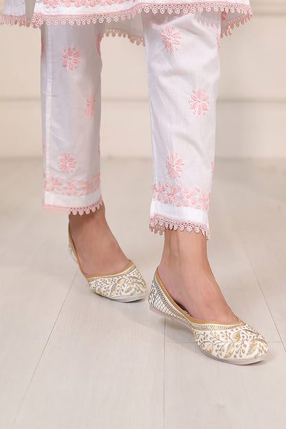 this Cotton kurta set lightweight fabric and textile  thats most commonly used during summers