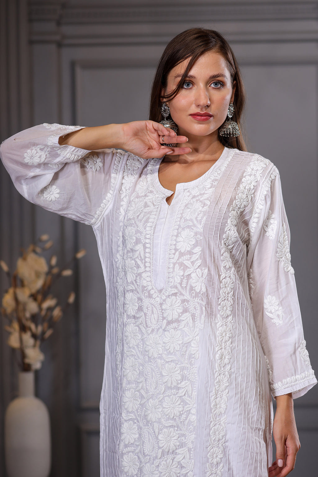 Notch neck panell design embroidered neckline 