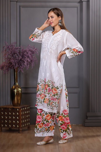 The lightweight Cotton fabric offers a breezy feel.