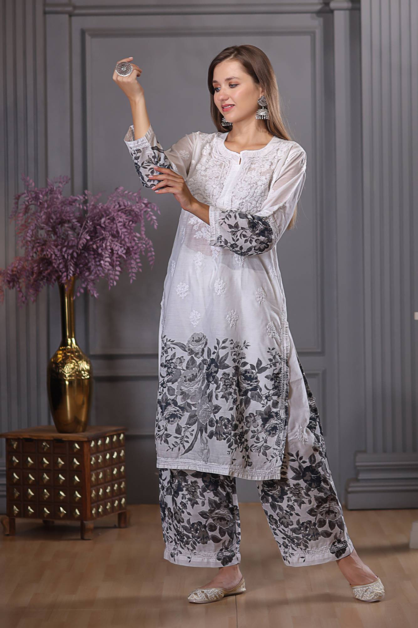 Muslin monocromatic printed kurta and pant Chikankari