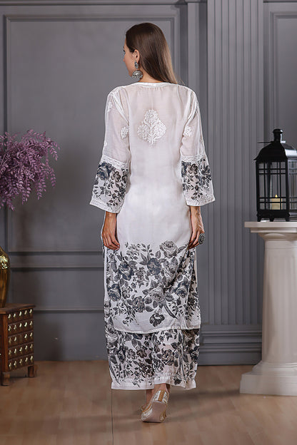 The lightweight Cotton fabric offers a breezy feel. it combines comfort with refined style.