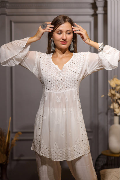 The Kurta is designed with pure viscose fabric