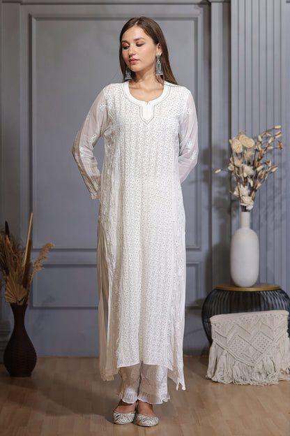 Fine chikankari embroidery with mukaish work gives this kurta an amazing flair. 