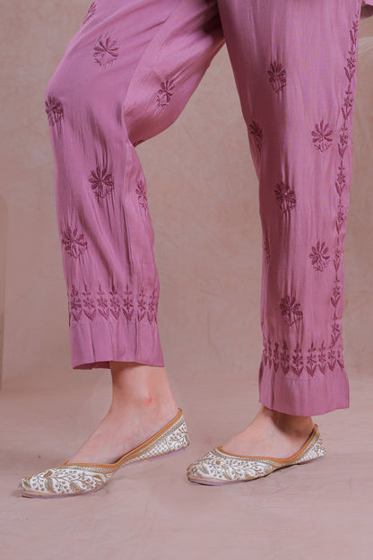 The fabric’s fine weaving creates a delicate, airy feel, making it perfect for every outfits.