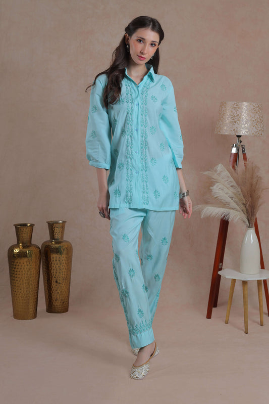 chikankari hand embroidered on the set makes it a perfect indo-western attire.