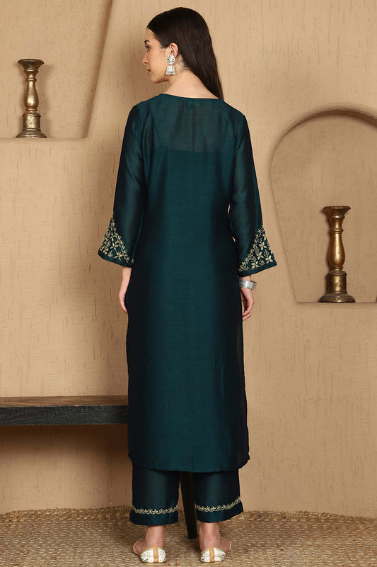 Zarah Chikankari Kurta Set with Stylish Green Yoke – V Neck