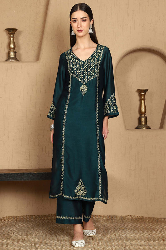 Zarah Chikankari Kurta Set with Stylish Green Yoke – V Neck
