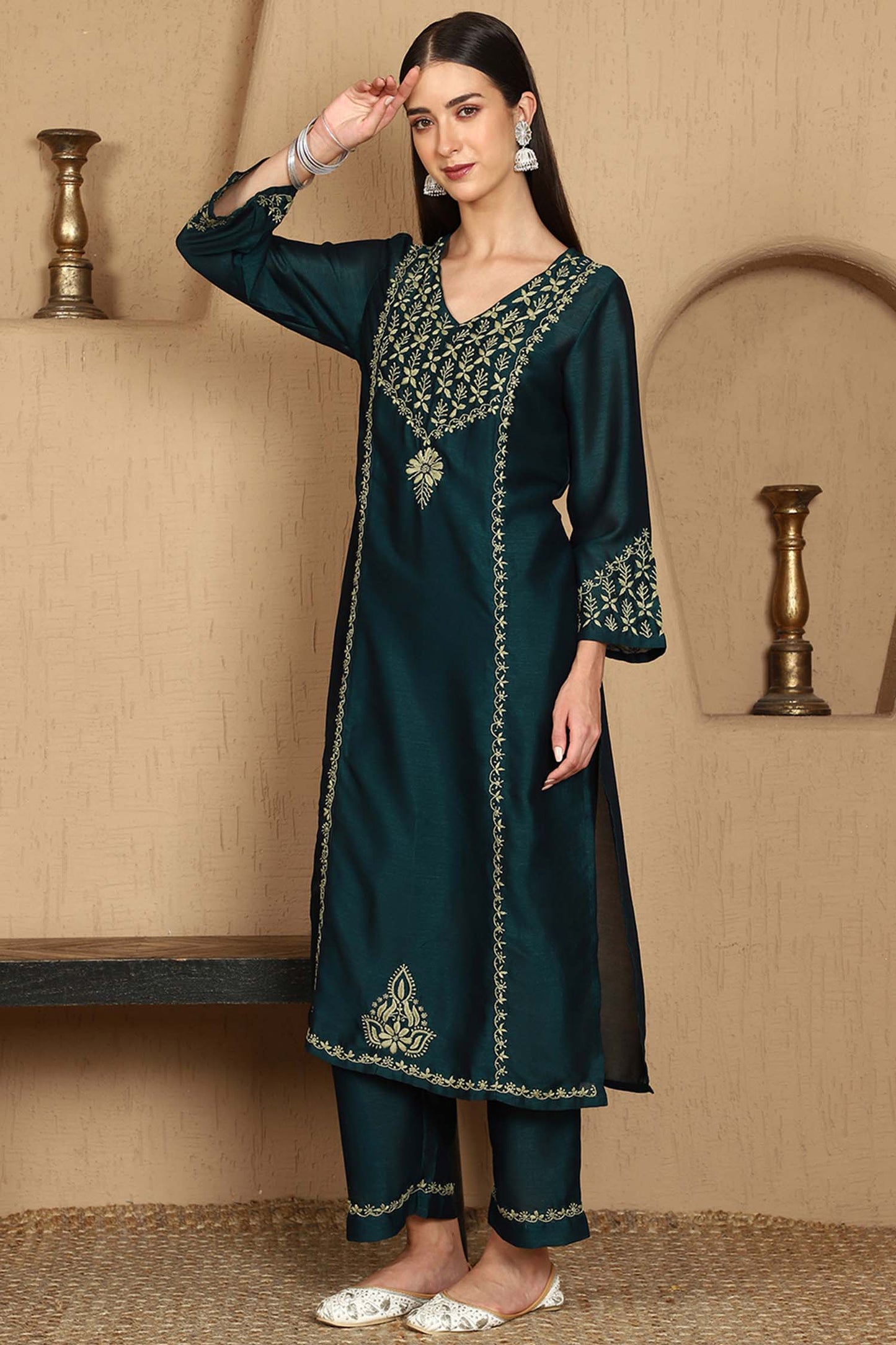 Zarah Chikankari Kurta Set with Stylish Green Yoke – V Neck