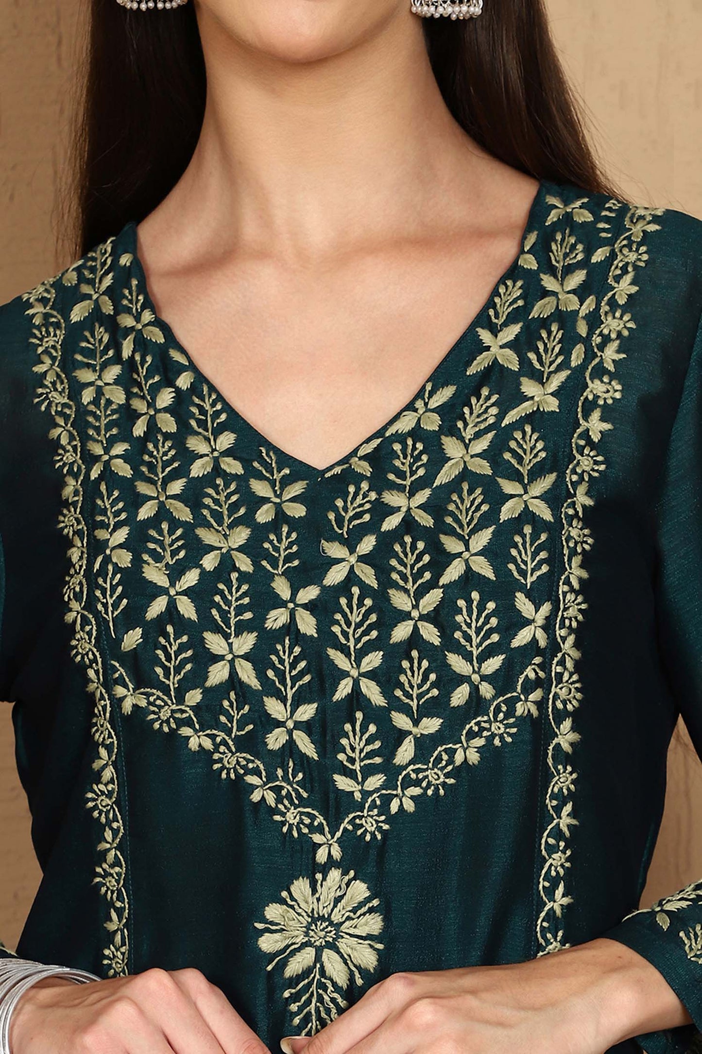 Zarah Chikankari Kurta Set with Stylish Green Yoke – V Neck