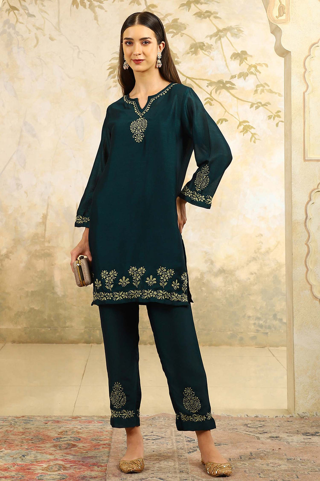 Inika Green Chikankari Kurta Set – Notch Neck Kurta