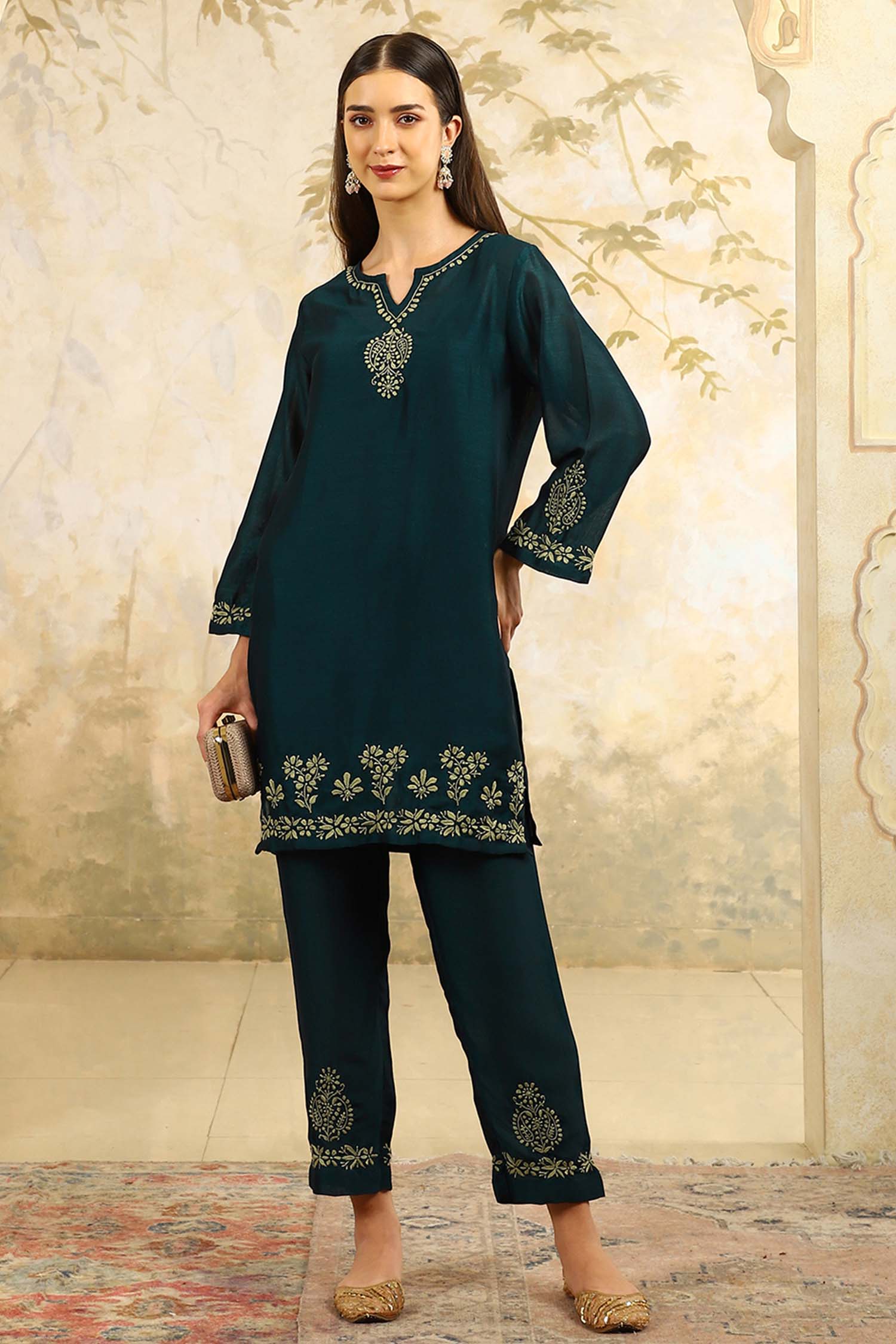 Inika Green Chikankari Kurta Set – Notch Neck Kurta