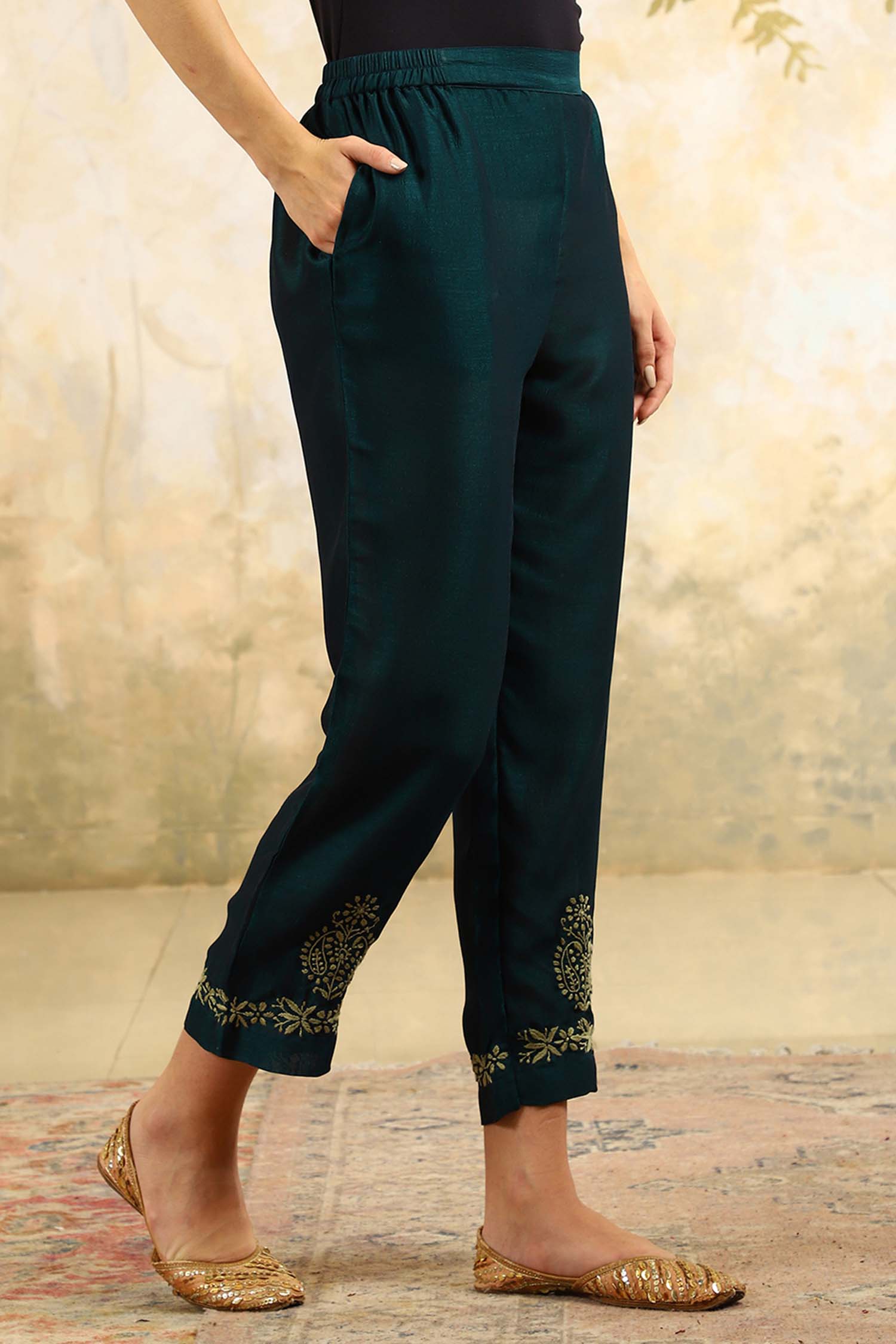 Inika Green Chikankari Kurta Set – Notch Neck Kurta