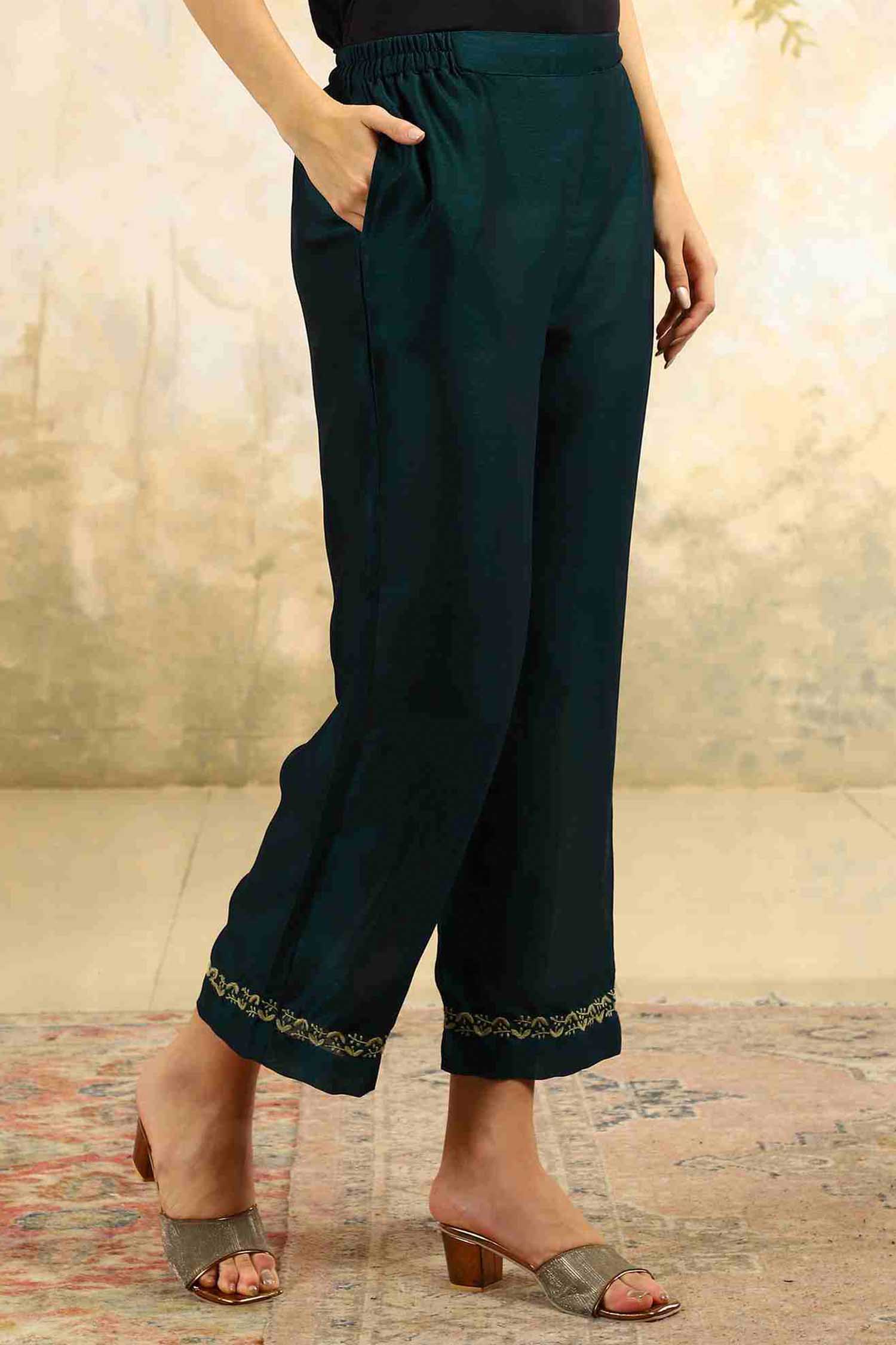 Siya Green Chikankari Kurta Set with Pear Green Thread – V Neck