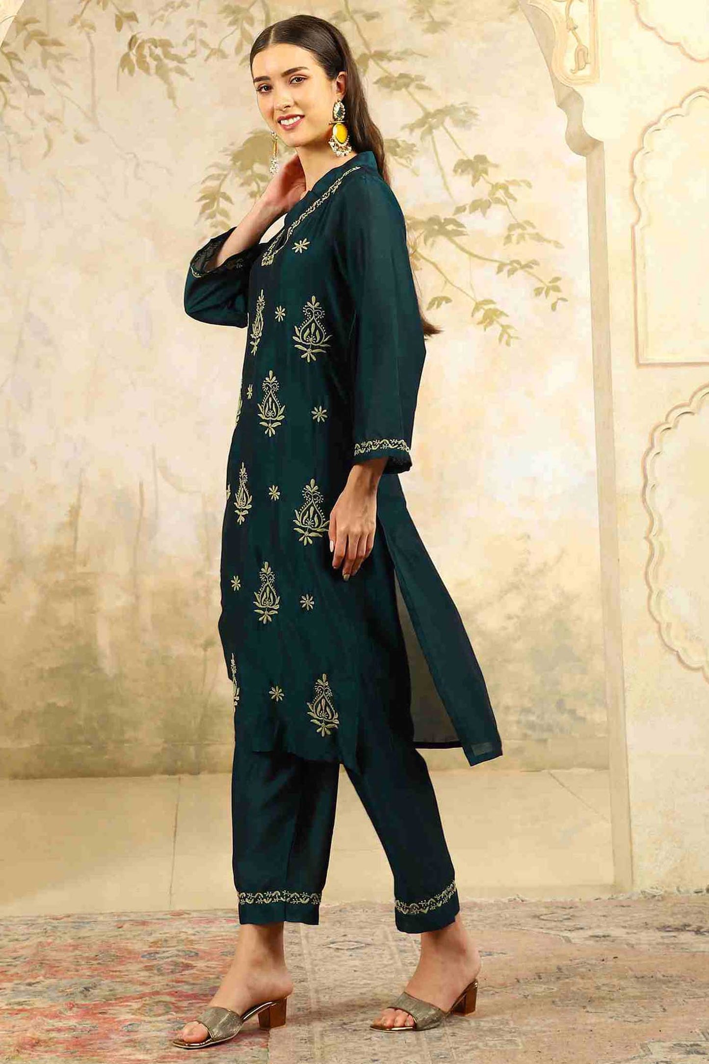 Siya Green Chikankari Kurta Set with Pear Green Thread – V Neck