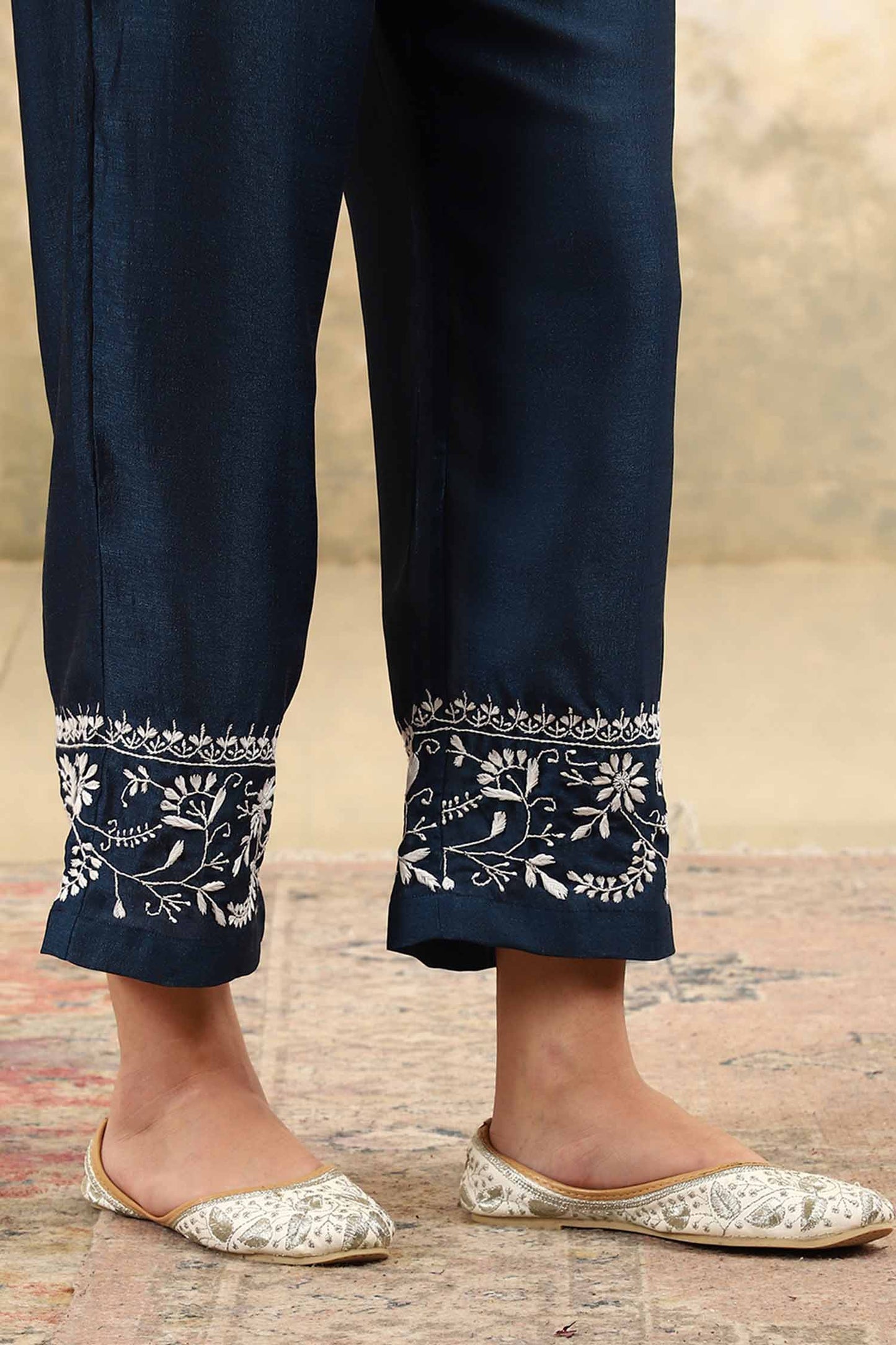 Samaira Blue Chikankari Kurta Set with White Border – Notch Neck