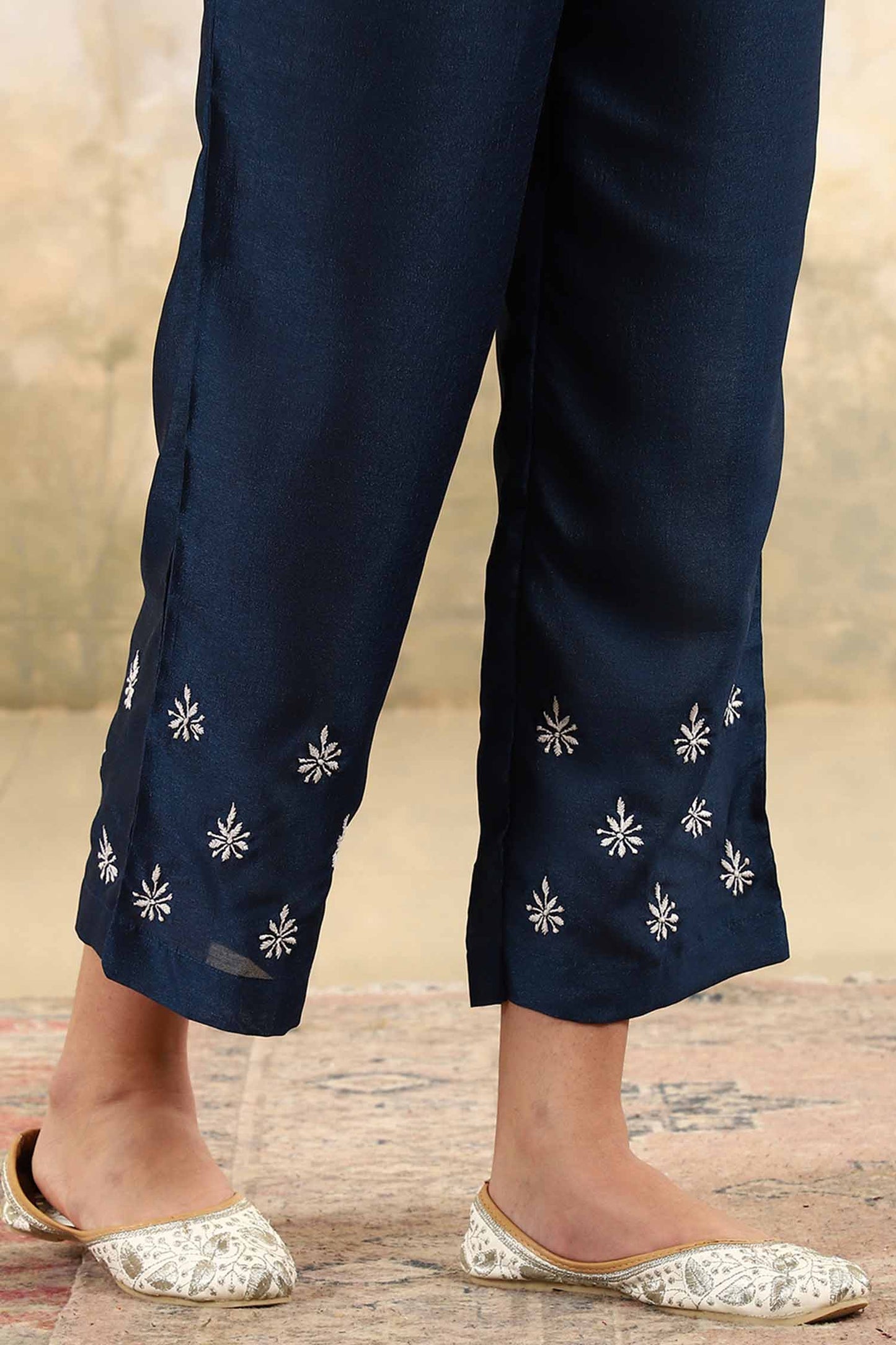 Zainab Blue Chikankari Kurta Set with White Yoke – Notch Neck