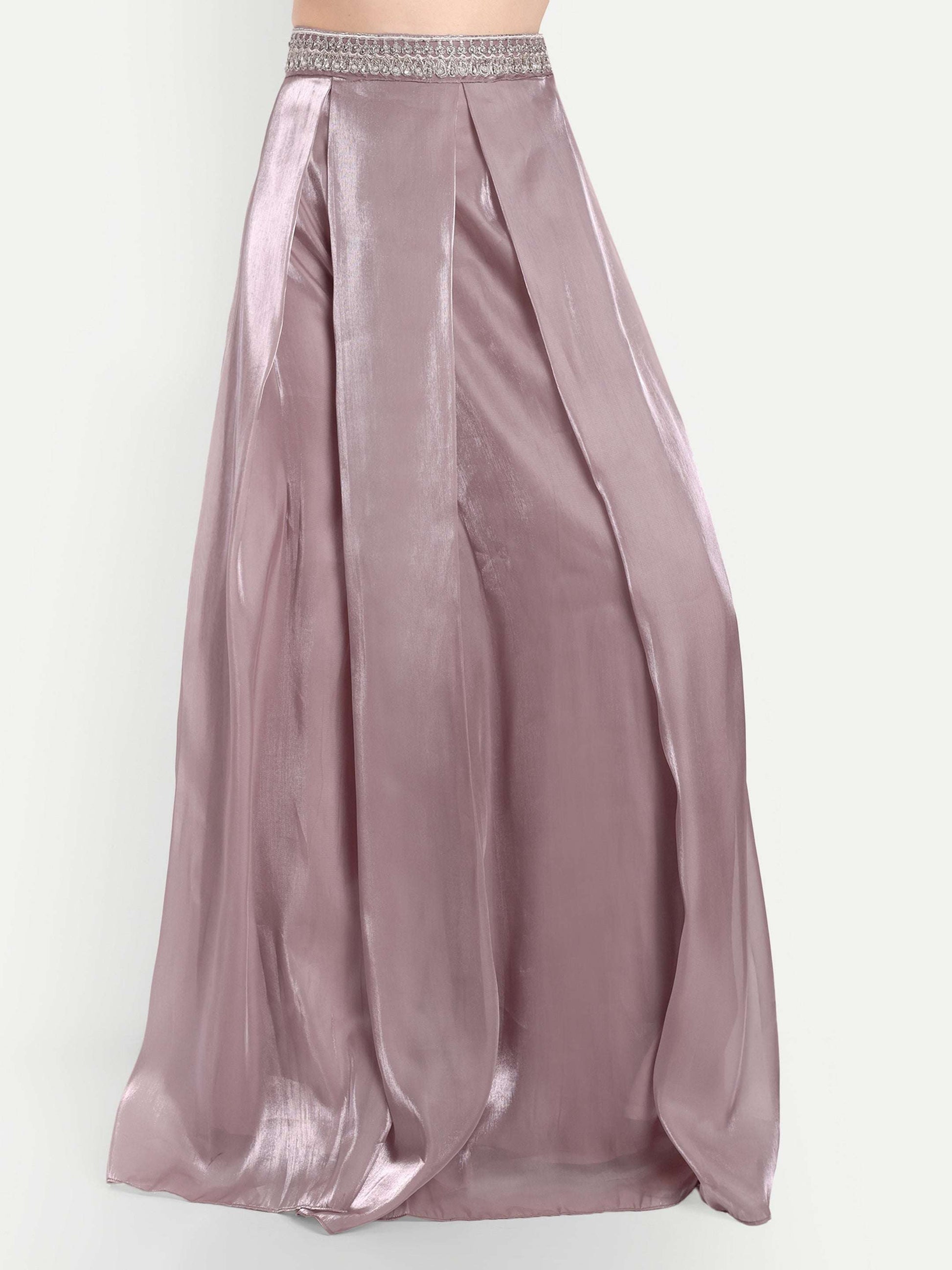 palazzo  features a stunning design, giving a lavish look