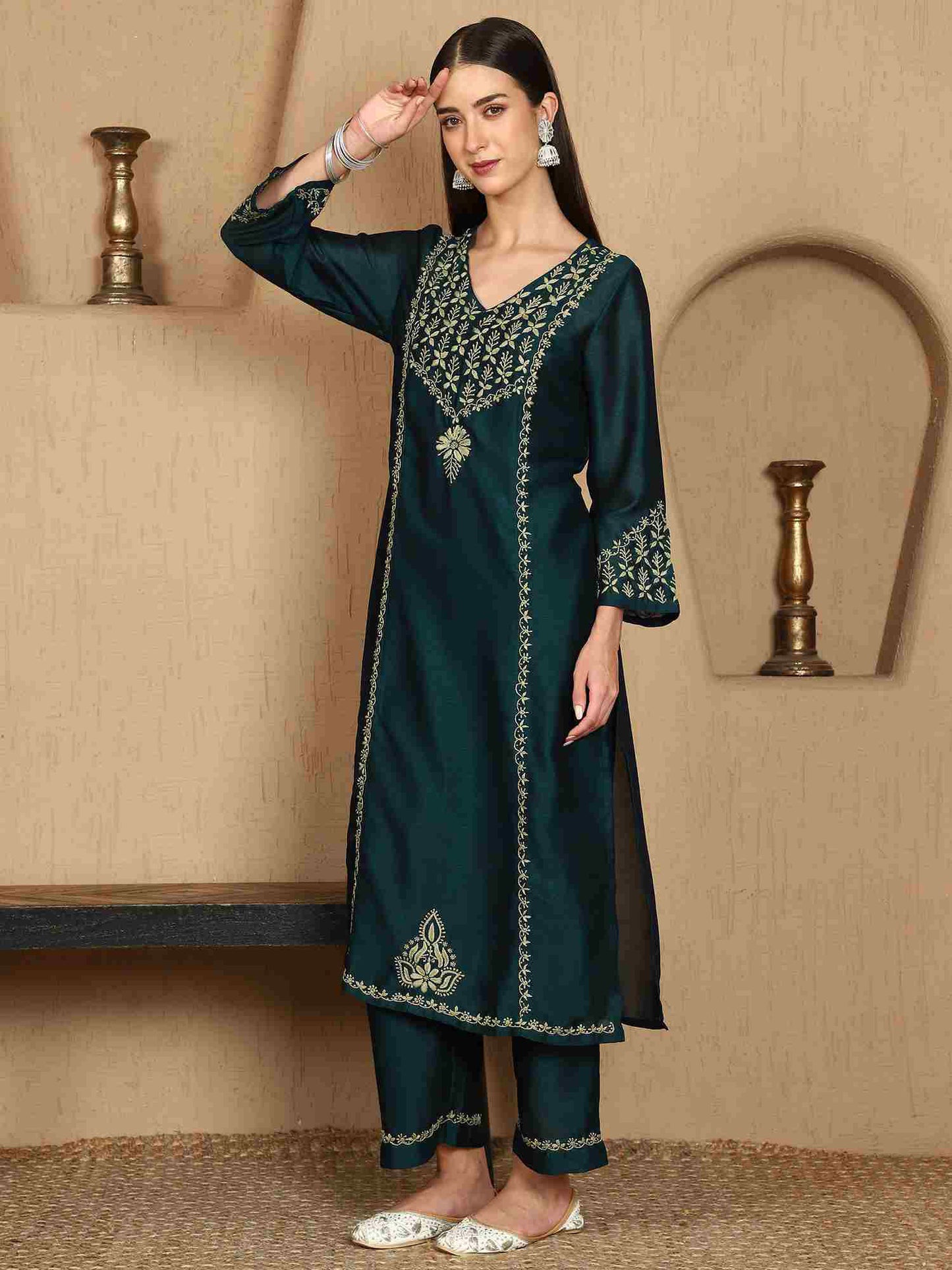 Zarah Chikankari Kurta Set with Stylish Green Yoke – V Neck