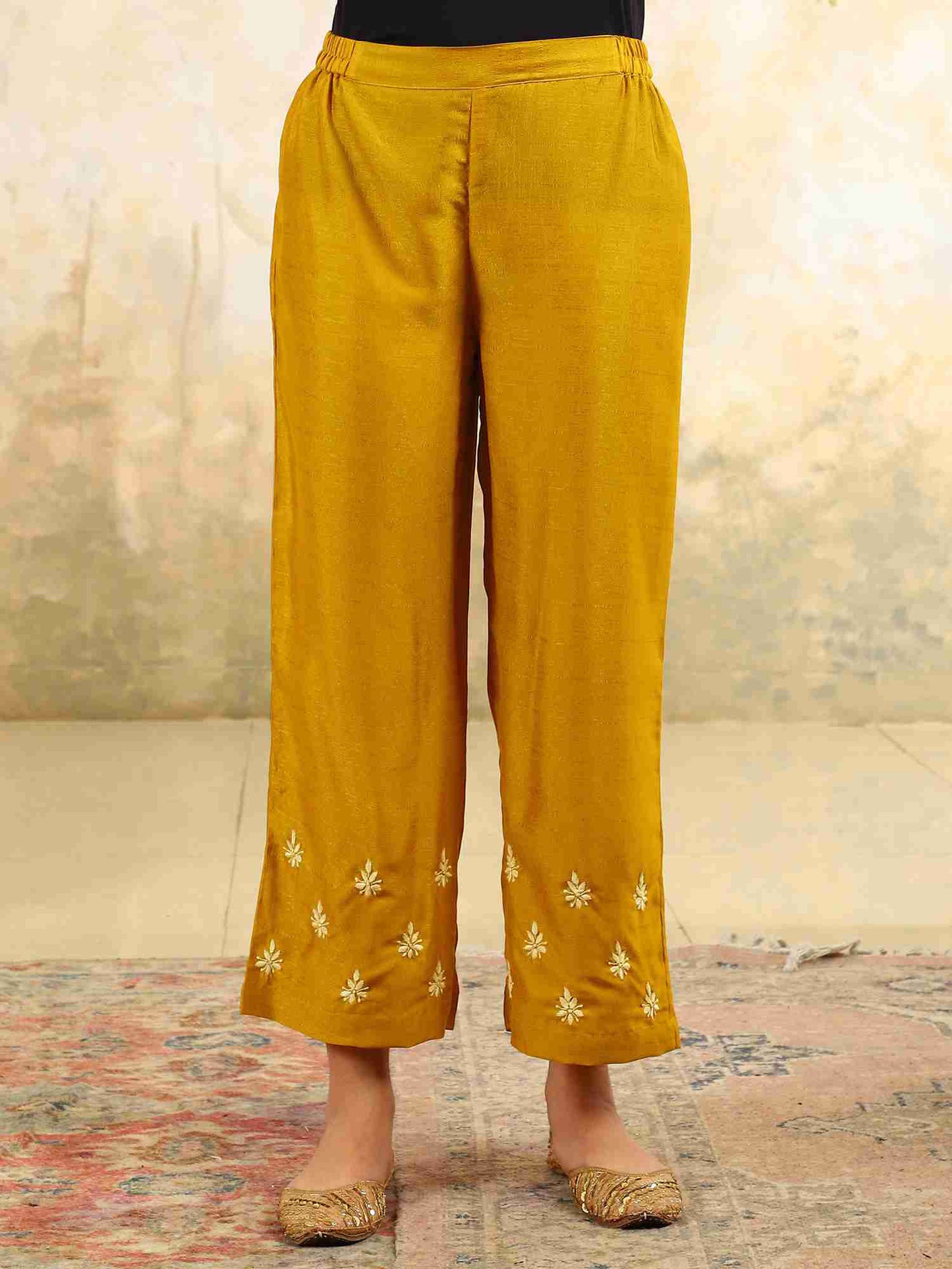 Vamiqa Chikankari Kurta Set with Butter Yellow Butta – V Neck