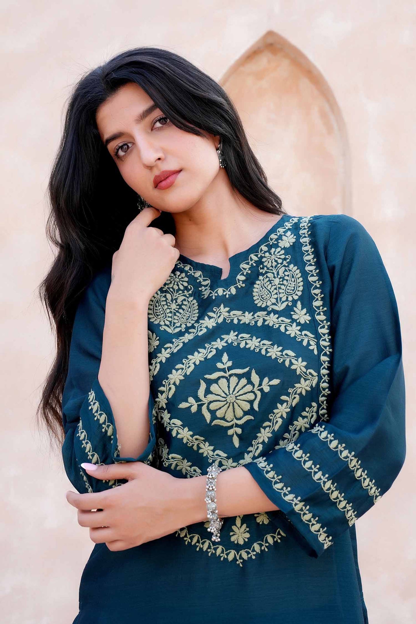 Hiya Green Chikankari Kurta Set With Light Green Embroidery