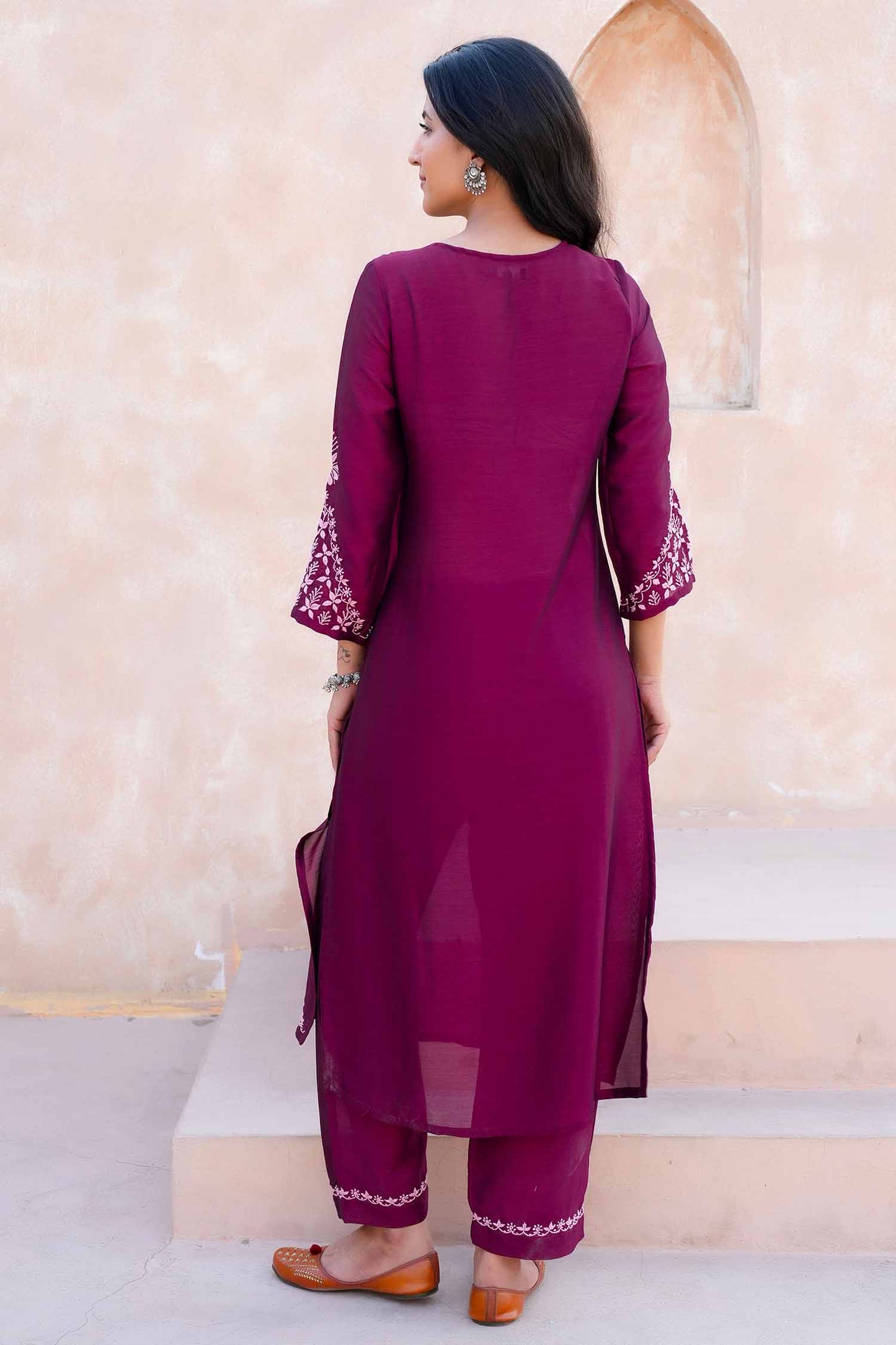 Lavanya Chikankari Kurta Set with Soft Pink Chikankari Embroidery – V Neck Kurta