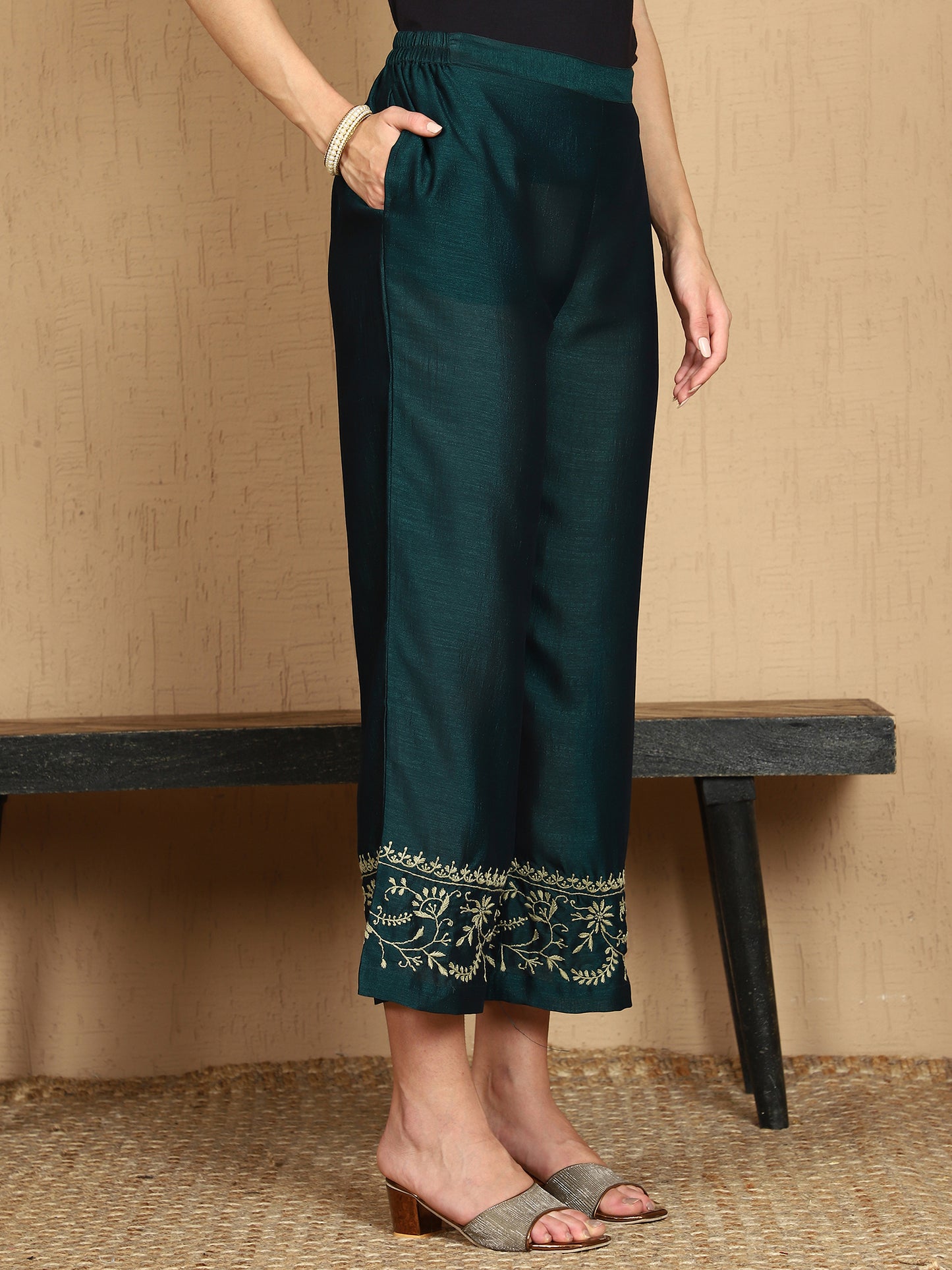 Kashvi Chikankari Kurta Set Notch Neck