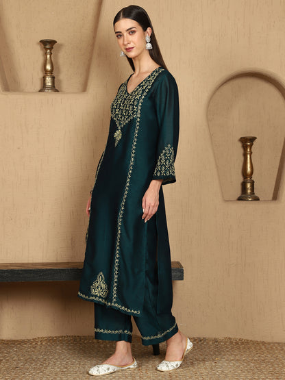 Zarah Chikankari Kurta Set with Stylish Green Yoke – V Neck