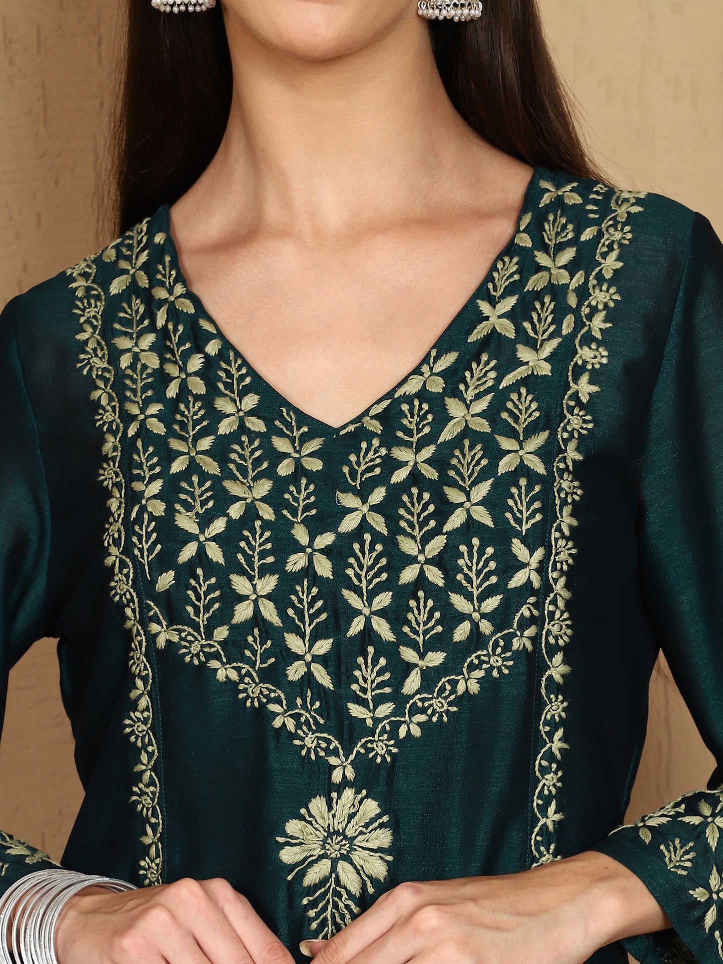 Zarah Chikankari Kurta Set with Stylish Green Yoke – V Neck