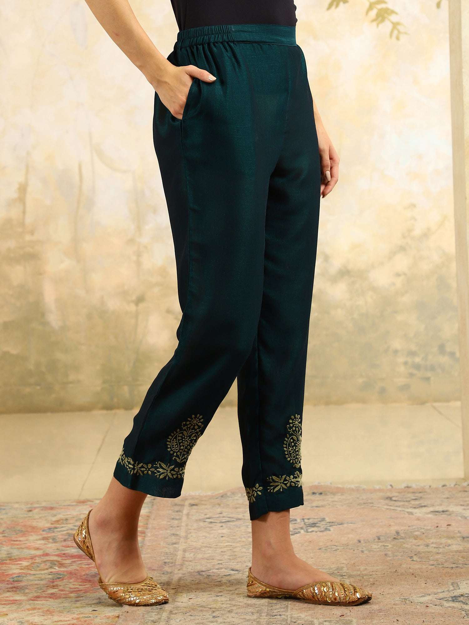 Inika Green Chikankari Kurta Set – Notch Neck Kurta