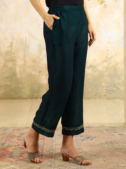 Siya Green Chikankari Kurta Set with Pear Green Thread – V Neck