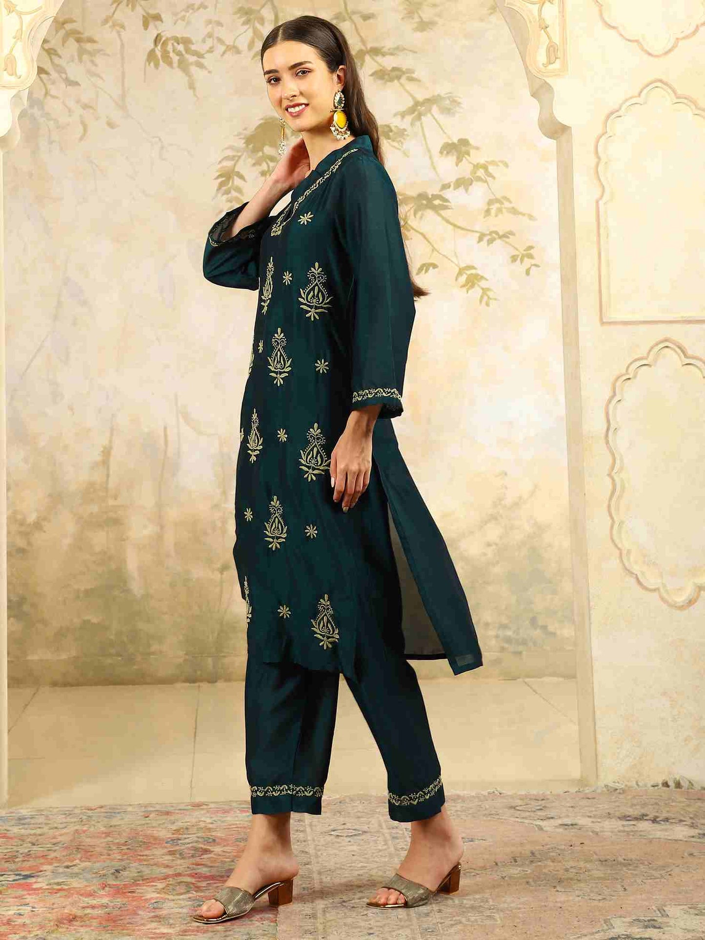 Siya Green Chikankari Kurta Set with Pear Green Thread – V Neck