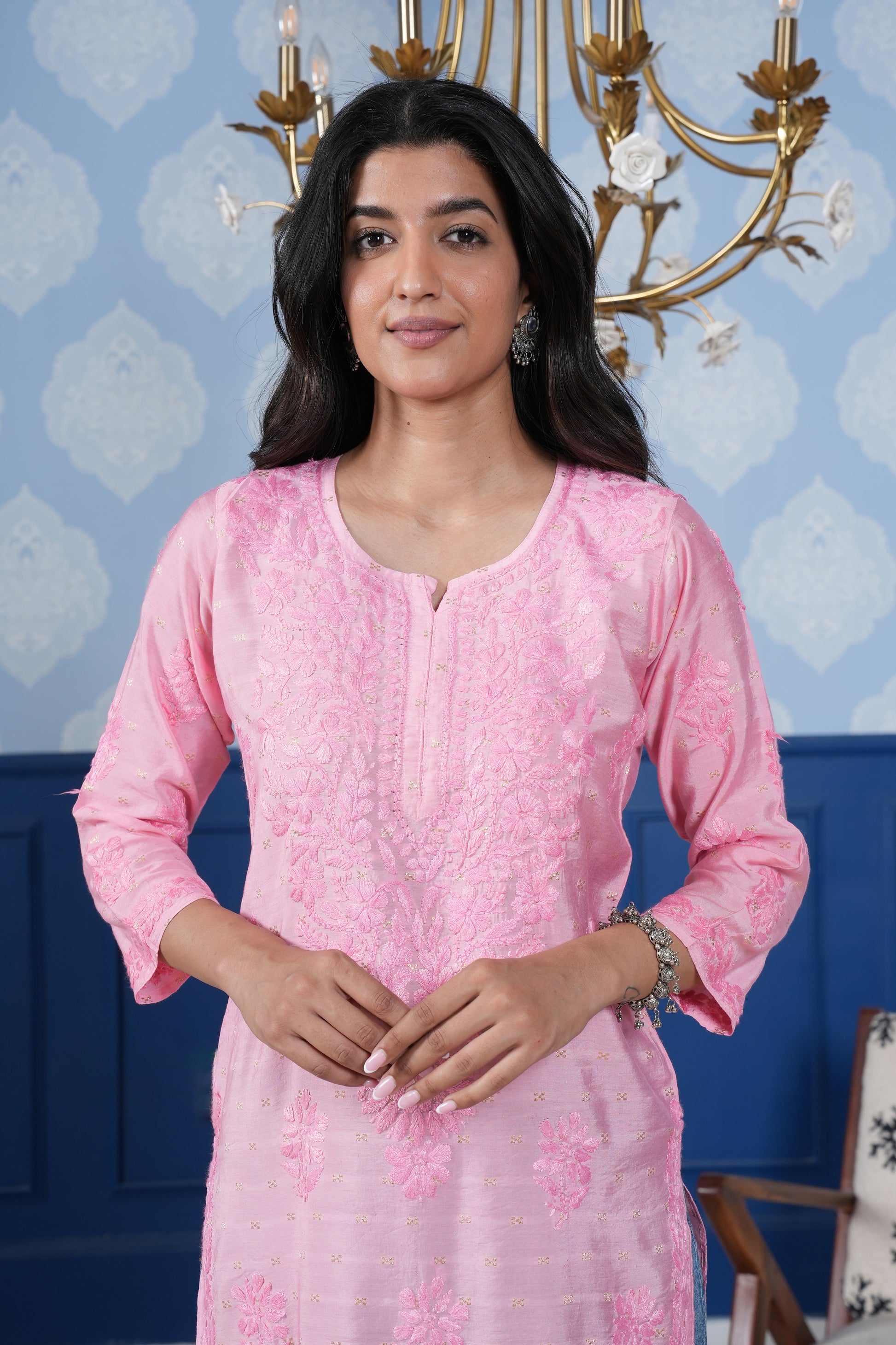 comfortable kurta this esemble is both chic and versatile.