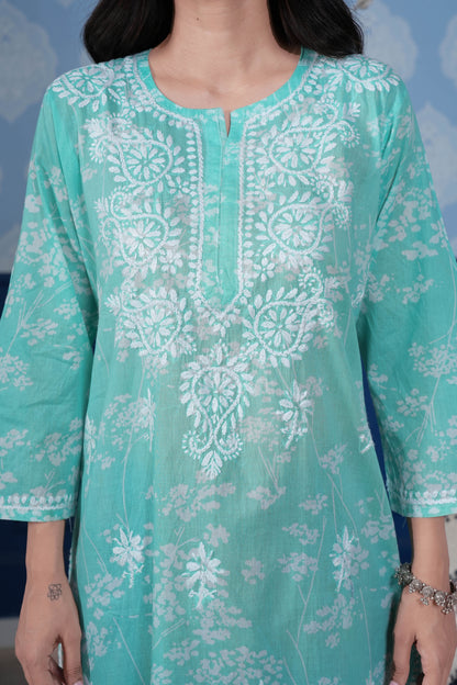 Aqua blue colours is so soothing during summer weather 