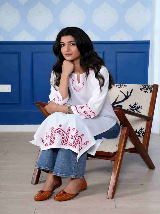 Kashika Pink Embroidery Chikankari Kurta – White