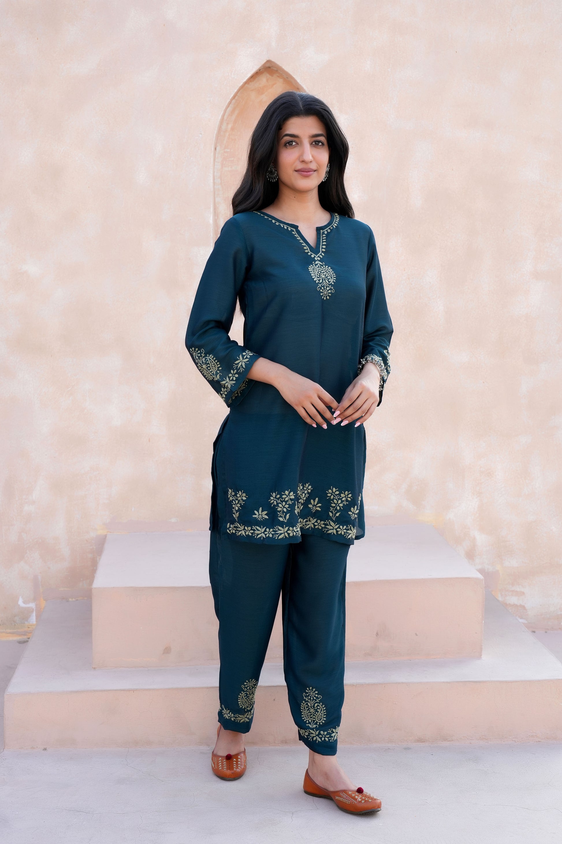 The elegantly embellished Emerald Green Kurta set is made from very premium and skin friendly Poly silk fabric