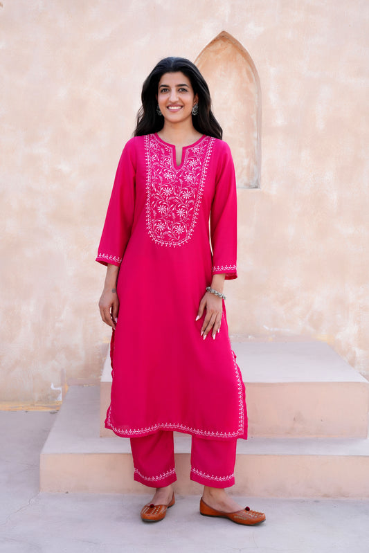 comfortable kurta set this esemble is both chic and versatile.