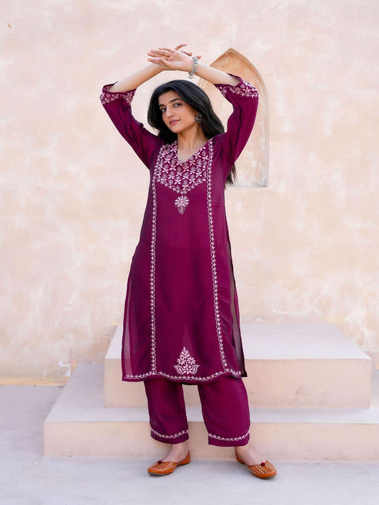 Lavanya Chikankari Kurta Set with Soft Pink Chikankari Embroidery – V Neck Kurta