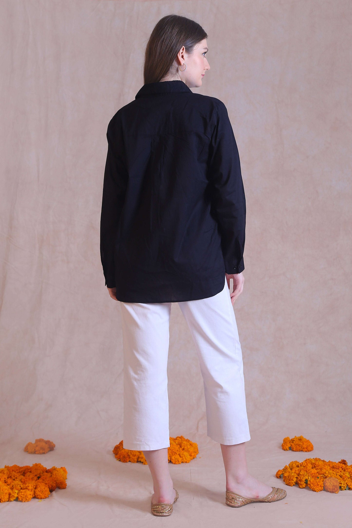 The material gives a sharp, elegant look.