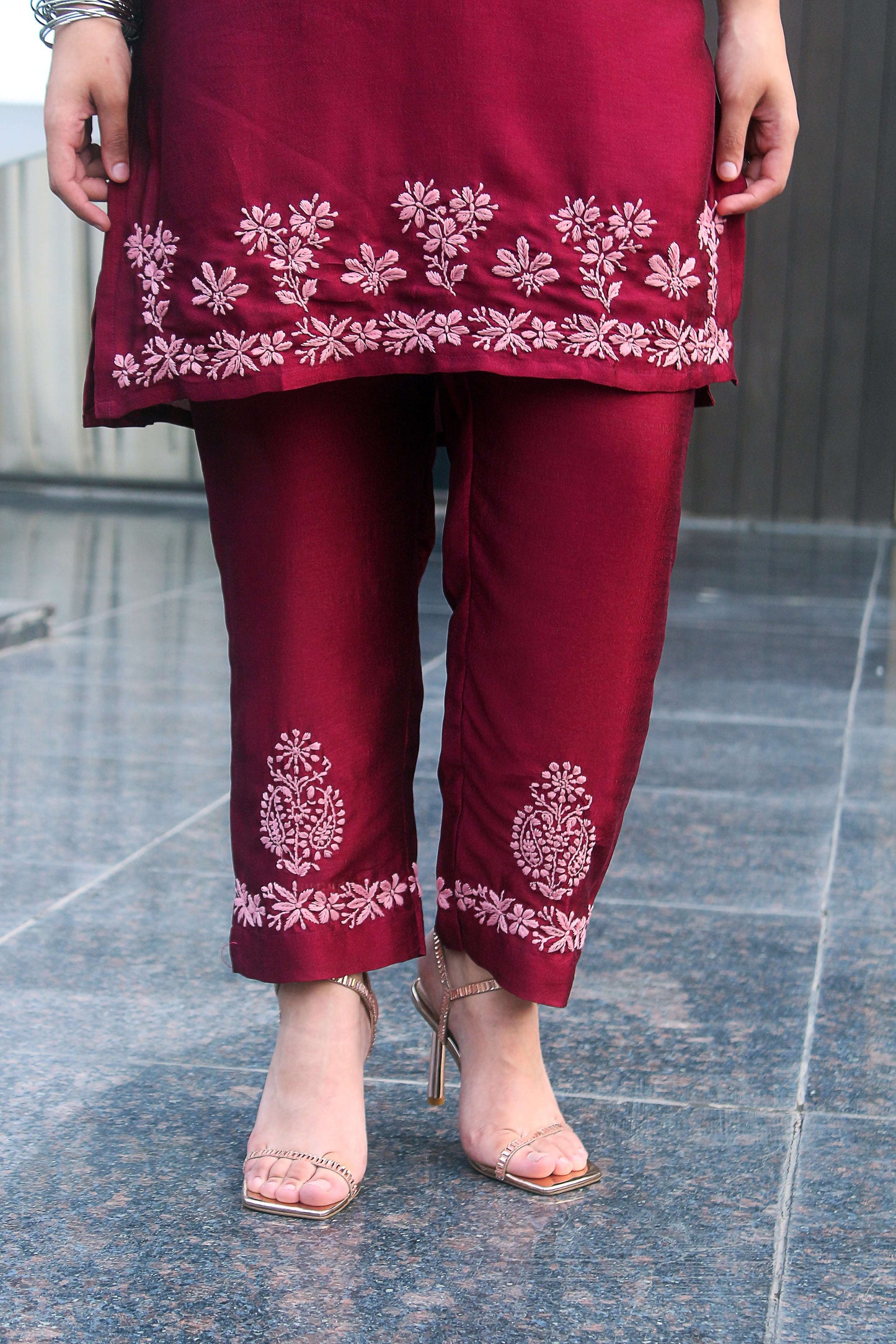 comfortable kurta set this esemble is both chic and versatile.